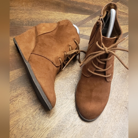 American Rag Womens Baylie Ankle Wedge Boots Sizs 7 - Picture 4 of 10